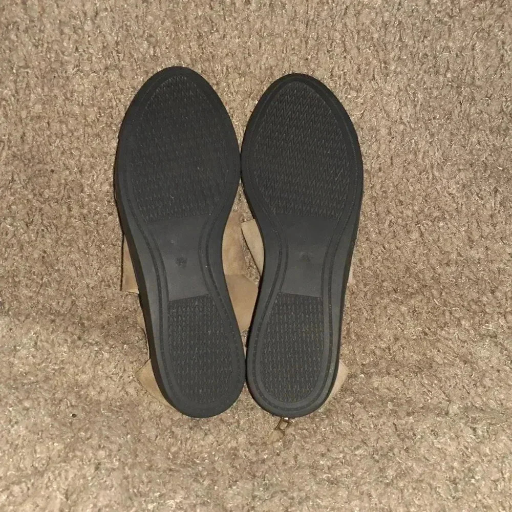 EILEEN FISHER-Light Brown Suede Platform Sandals-Back Zip-Sz 7.5-Near Mint - Picture 7 of 7